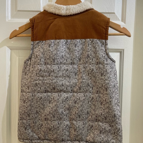 BassPro Boys Vest - Picture 5 of 5